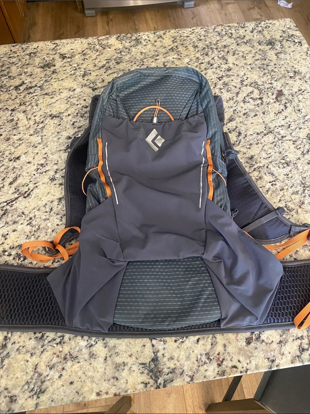Black Diamond Pursuit15 gray and Orange hiking Men's Backpack
